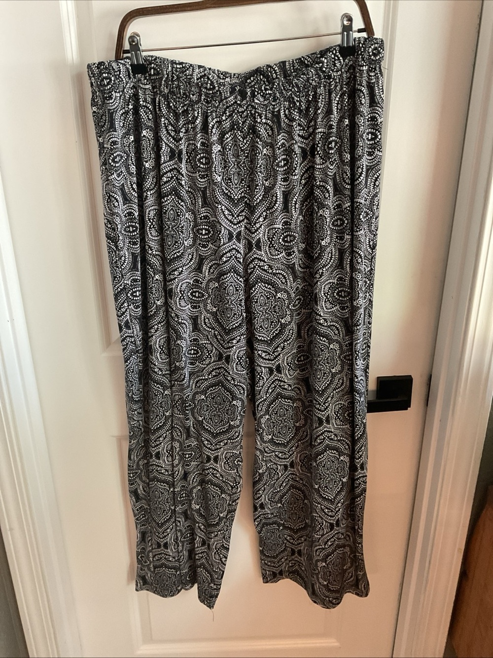 Denim 24/7 - Elastic Waist Black & White Patterned Wide-Leg Pants - Ladies Sz 1X